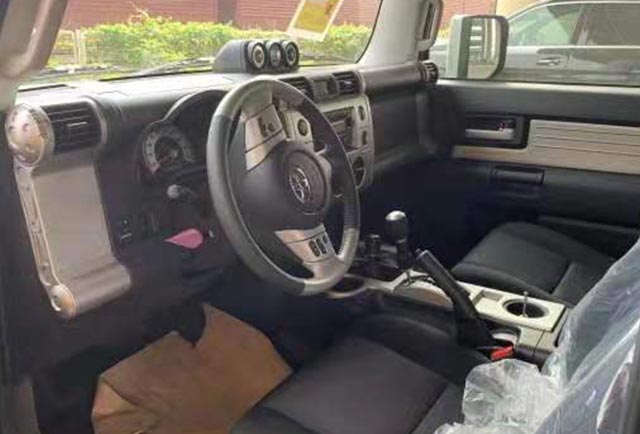 丰田FJ酷路泽中东版20款 4.0L 