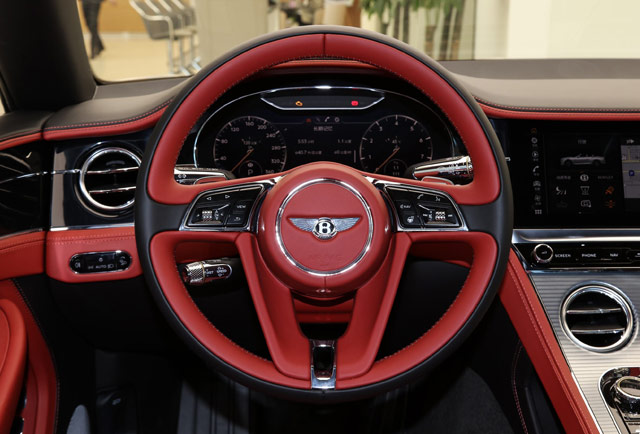 2020款欧陆4.0T GT V8 敞篷版