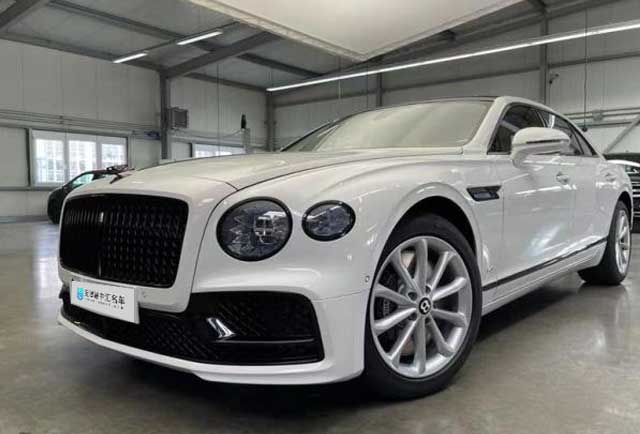 21款 飞驰 4.0T 五座 白