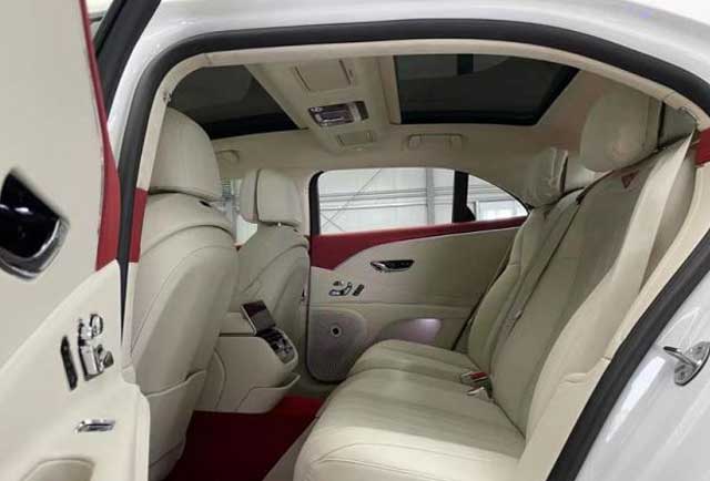 21款 飞驰 4.0T 五座 白