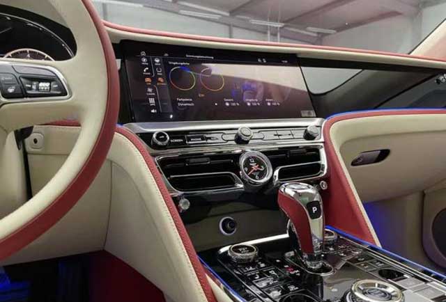 21款 飞驰 4.0T 五座 白