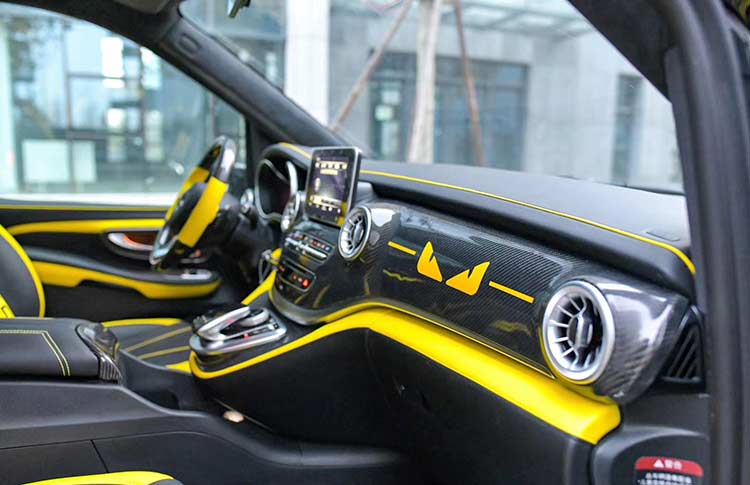 	 天津港20款奔驰V250定制版，内饰大改，国内的你准备好了吗