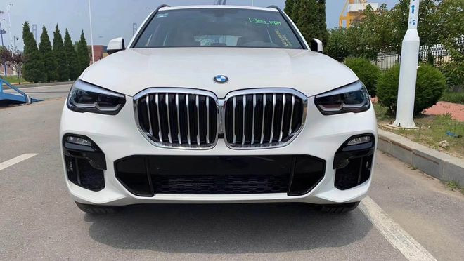 2021款国六宝马X5内饰更加豪华的感觉