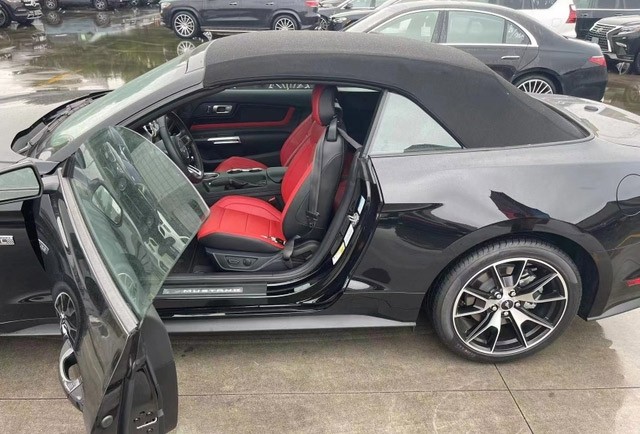 22款 福特野马 敞篷限量特别版 2.3T