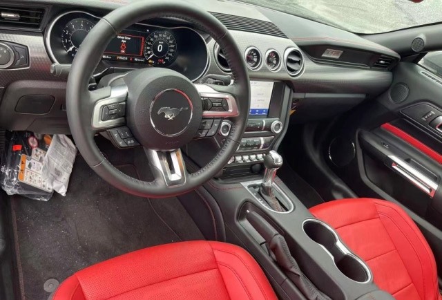 22款 福特野马 敞篷限量特别版 2.3T